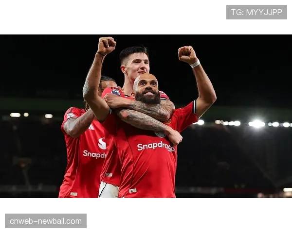 赛前动态：水晶宫主帅格拉斯纳确认，奥利塞与埃泽均可出战对阵曼联的关键战